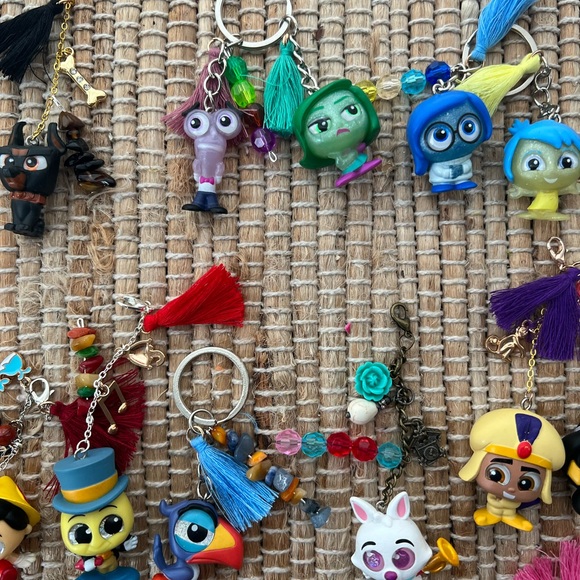 ✨💛 Disney Doorable keychain charms handmade choose one a favorite character - Picture 6 of 16